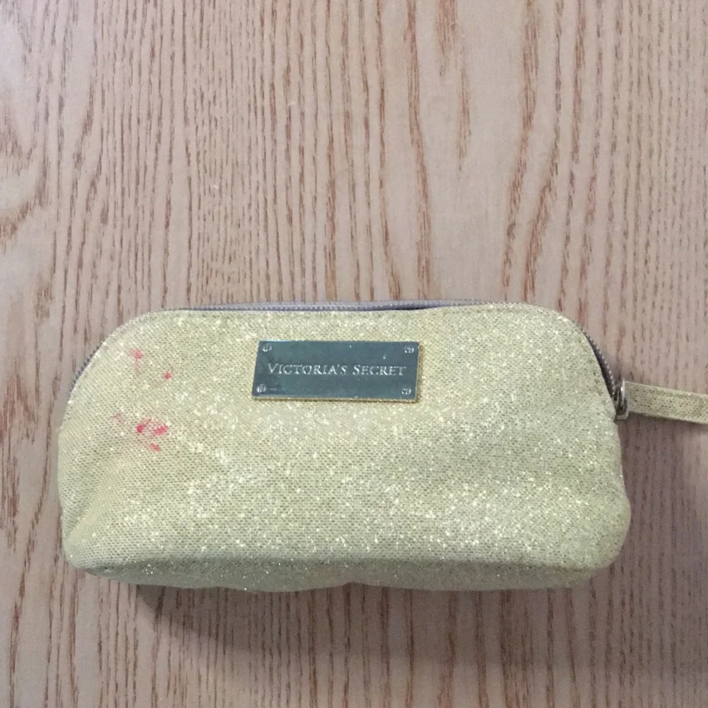 Free with bundle only!! Victoria’s Secret make up bag